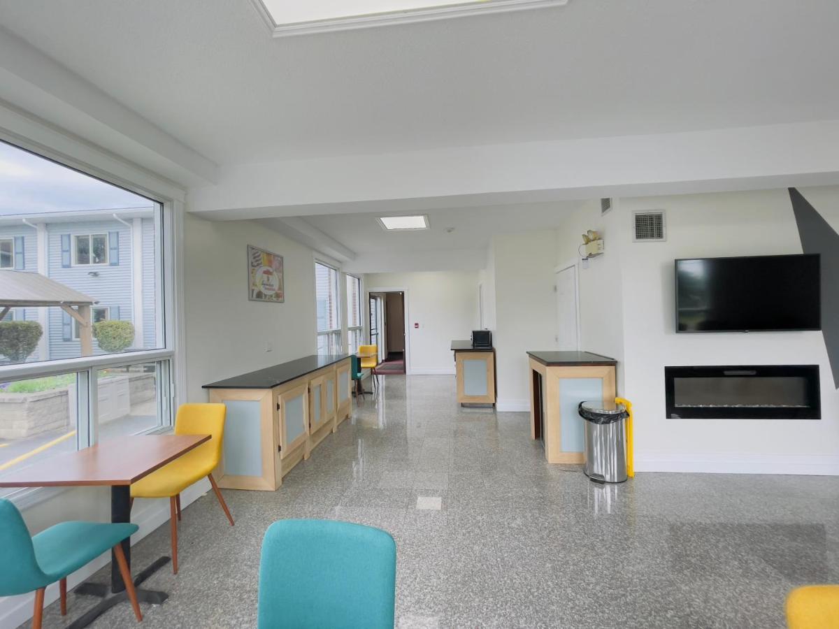 Super 8 By Wyndham Pembroke Ξενοδοχείο Εξωτερικό φωτογραφία
