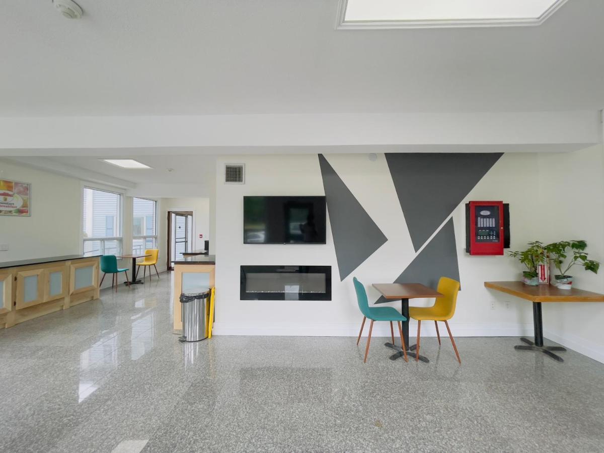 Super 8 By Wyndham Pembroke Ξενοδοχείο Εξωτερικό φωτογραφία