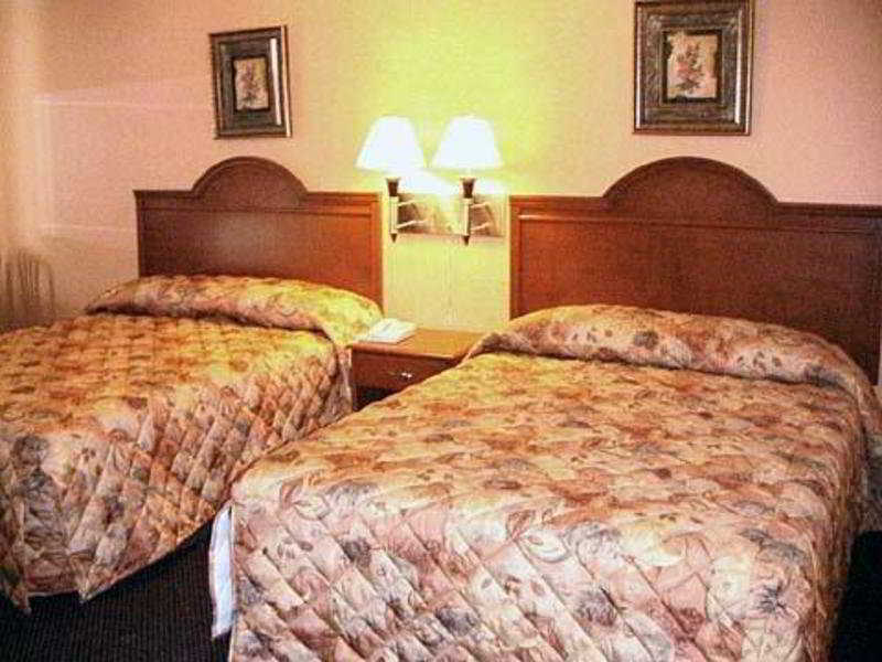 Super 8 By Wyndham Pembroke Ξενοδοχείο Δωμάτιο φωτογραφία