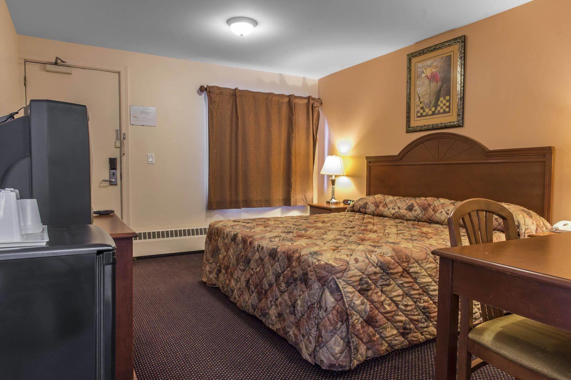 Super 8 By Wyndham Pembroke Ξενοδοχείο Εξωτερικό φωτογραφία
